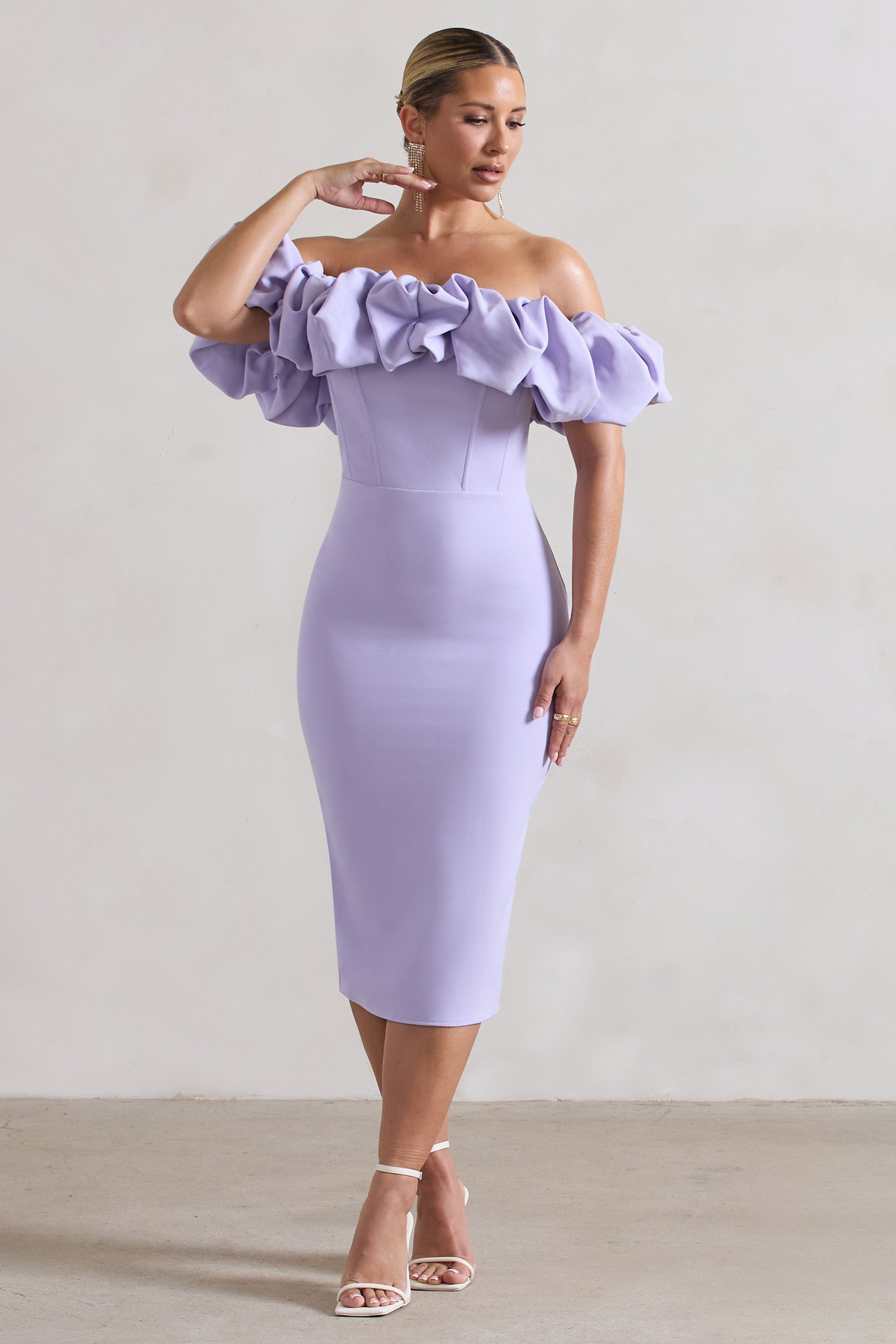 Amie | Robe mi-longue lilas à décolleté bardot et volants