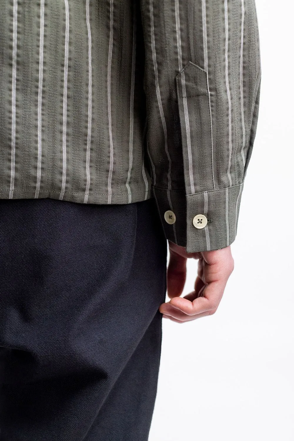 Chemise rayée en coton bio | vert olive "square shirt olive stripe" homme