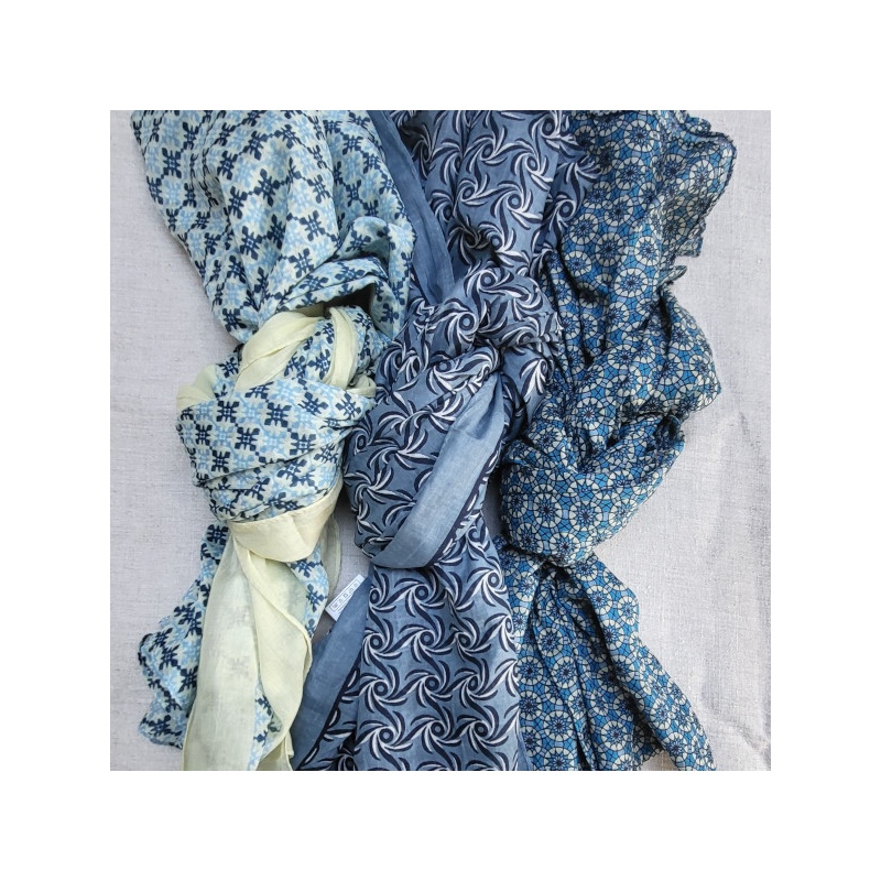 Foulard imprimé bleu jean et rouge en 100% coton, homme et femme