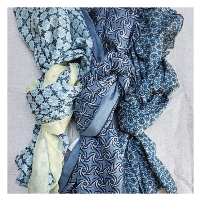 Foulard imprimé bleu jean et rouge en 100% coton, homme et femme