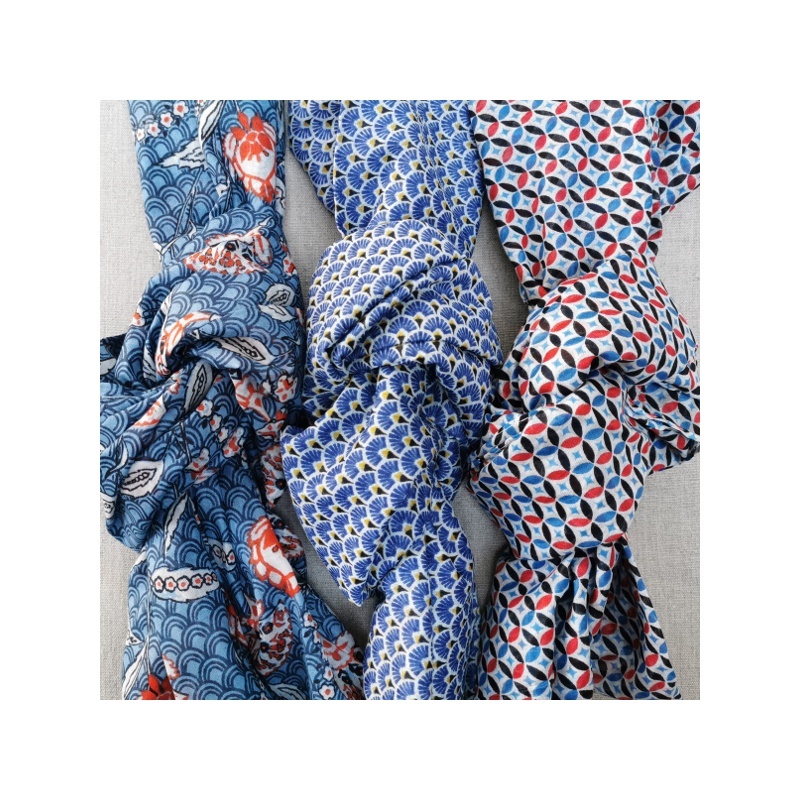 Foulard imprimé bleu jean et rouge en 100% coton, homme et femme