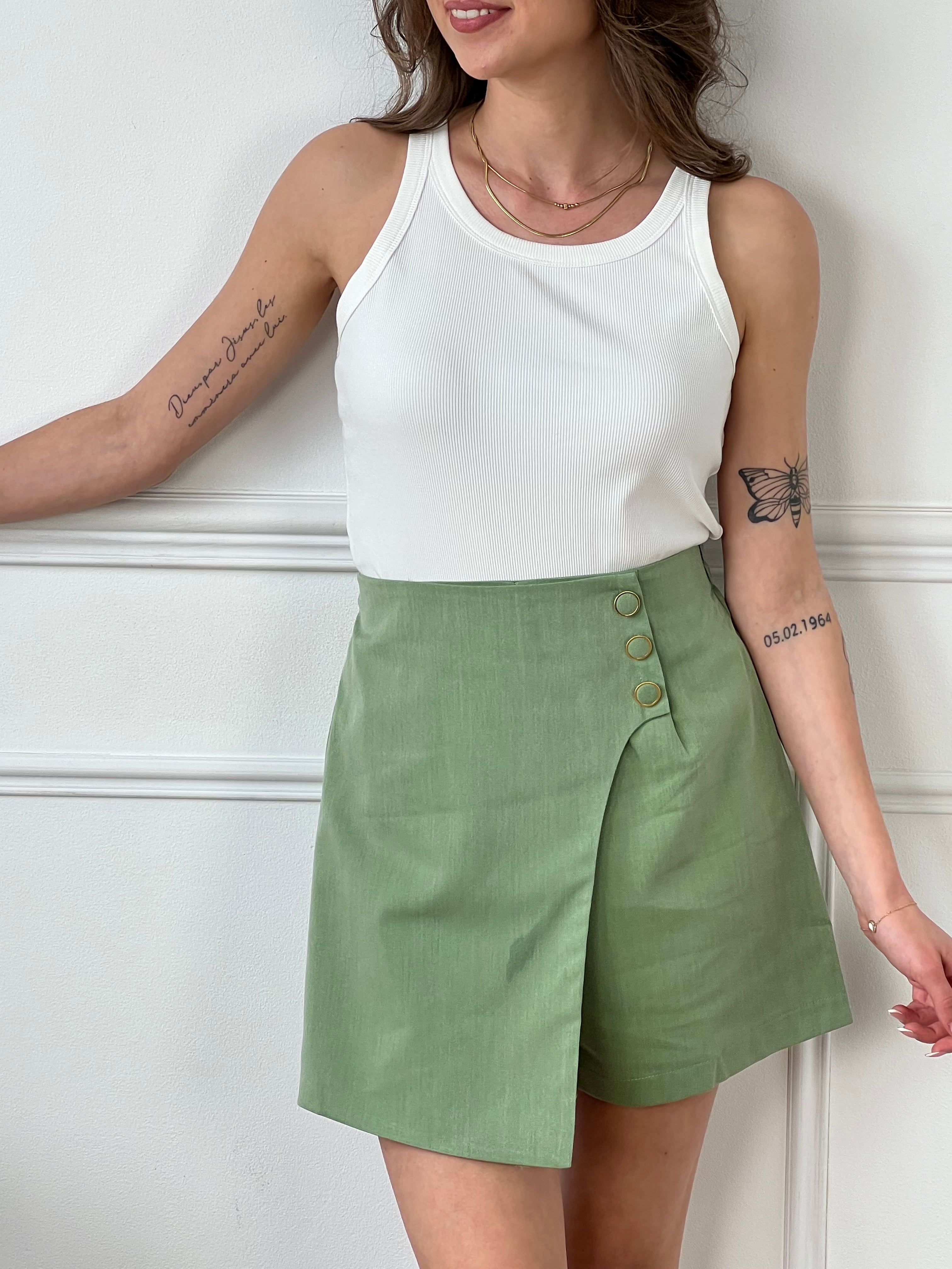 Jupe short verte : Soraya