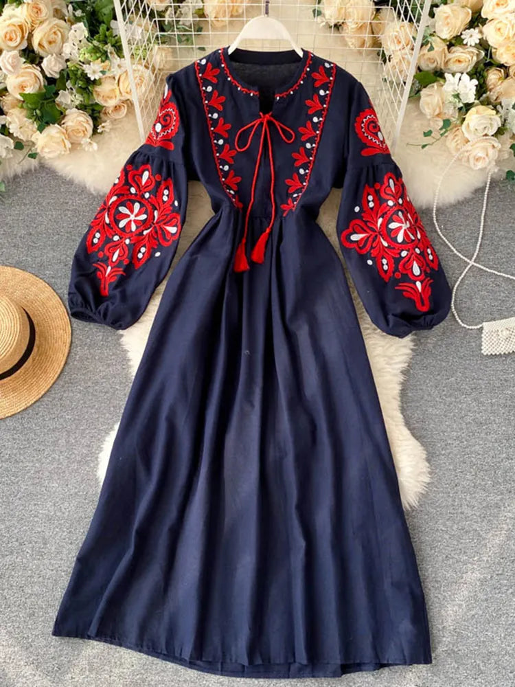 Robe bohème plissée à fleurs brodées pour femmes Shally