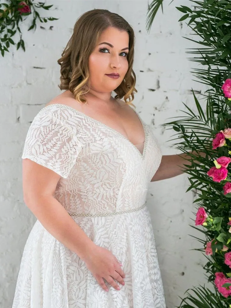 Robe De Mariée Grande Taille Elegante Dentelle Manches Courtes Col V