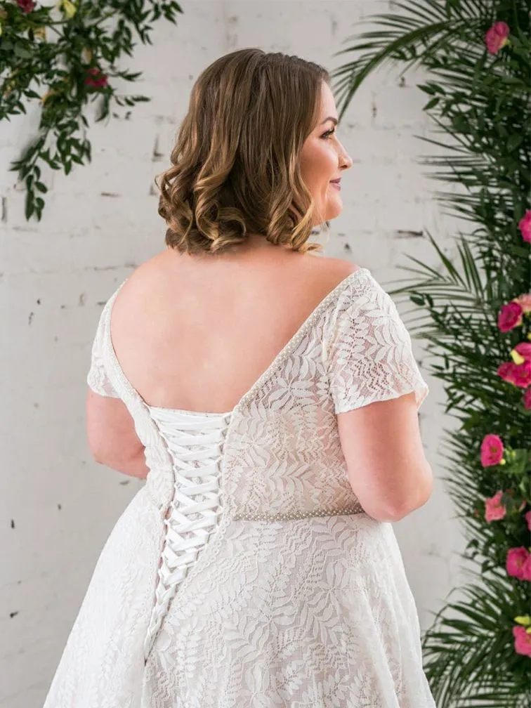 Robe De Mariée Grande Taille Elegante Dentelle Manches Courtes Col V