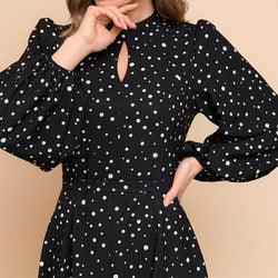 Robe Noire À Pois Et À Manches Longues