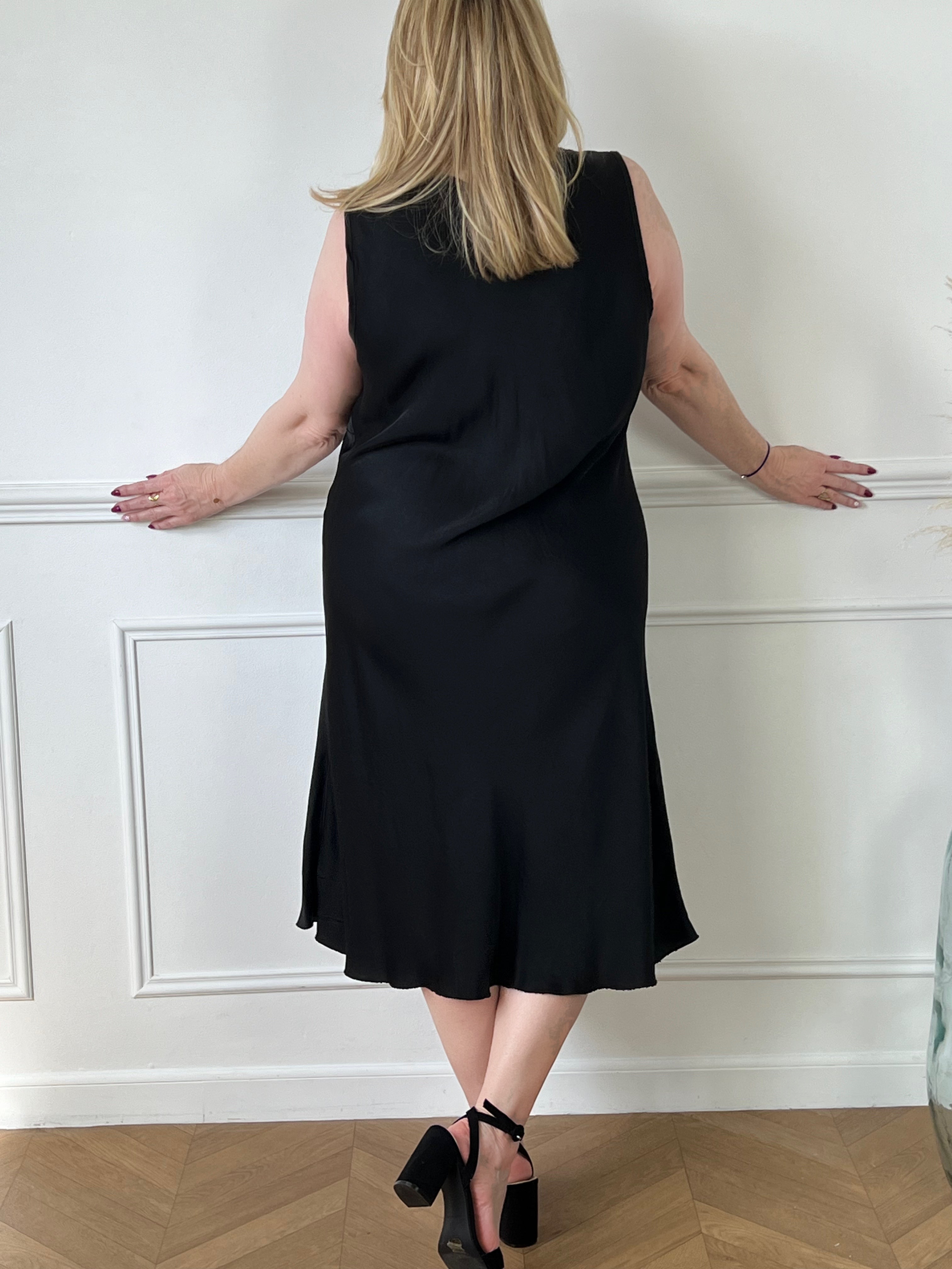 Robe satinée noire : Celys