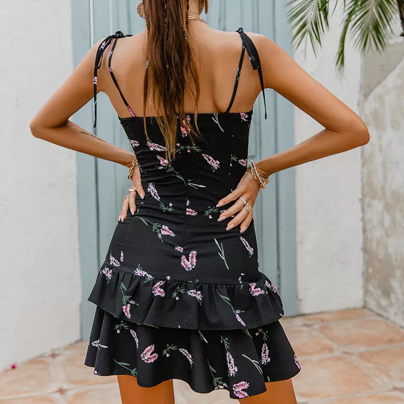 Robe trapèze corset à fleurs noire et fines bretelles