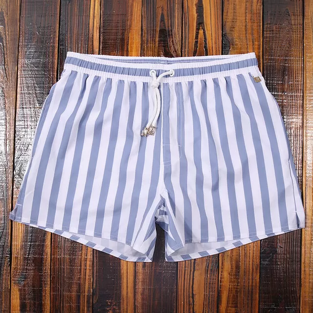 Short de plage à rayures pour homme