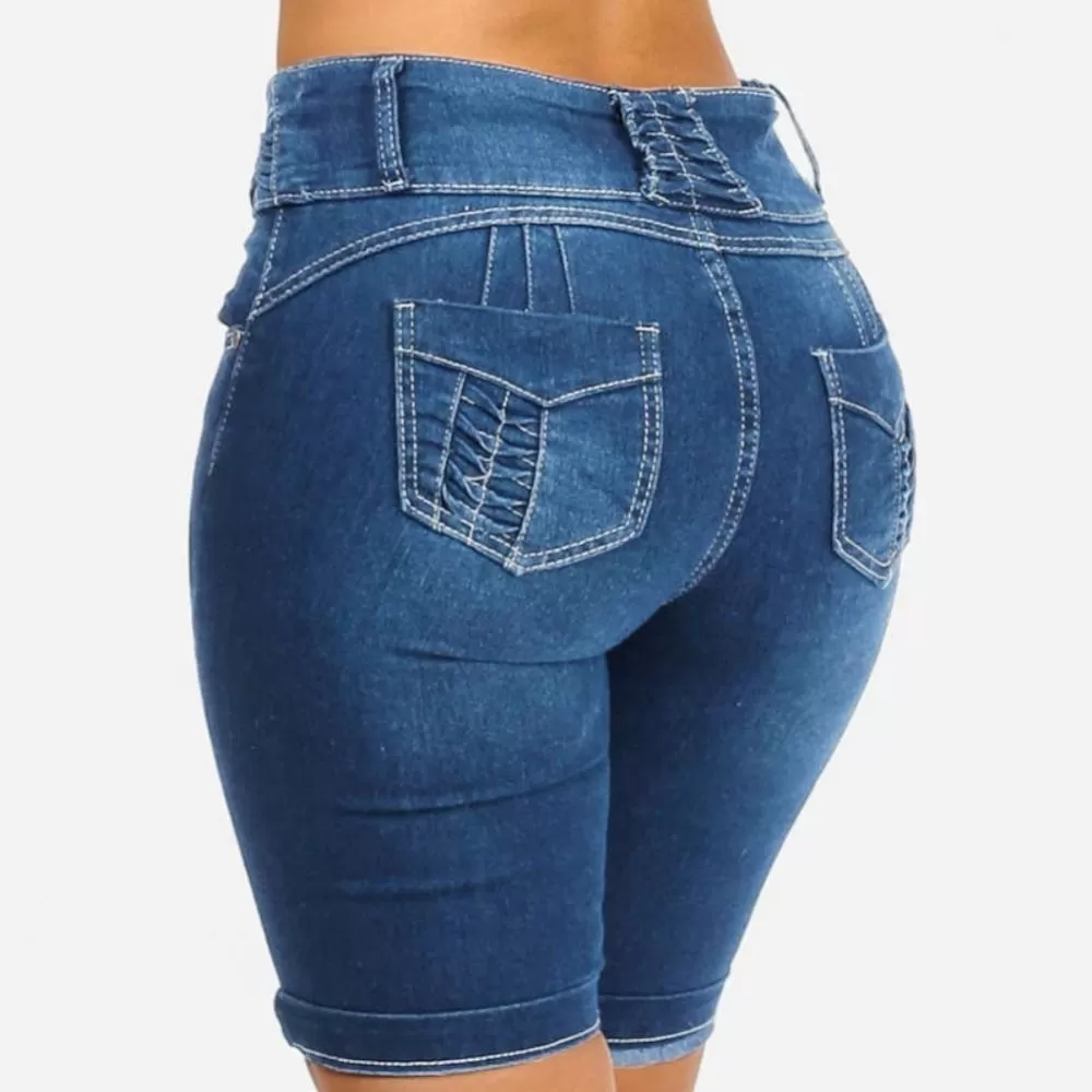 Short moulant en denim pour femme