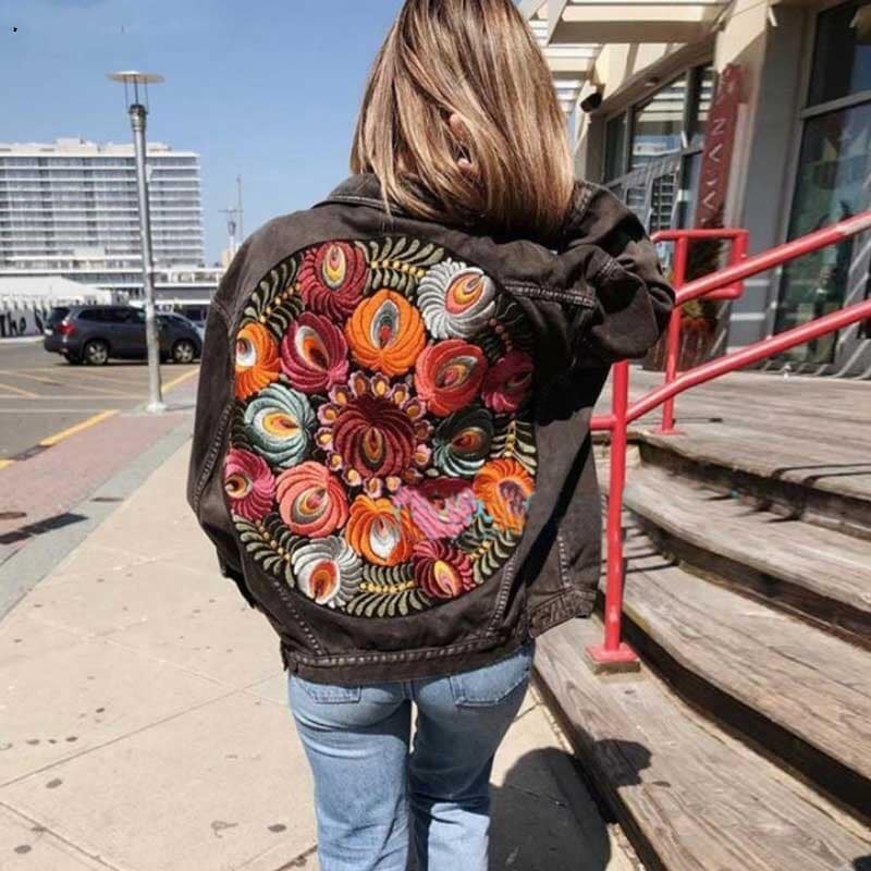 Veste oversize en jean brodée à fleurs pour femme | Tendance Fleurie