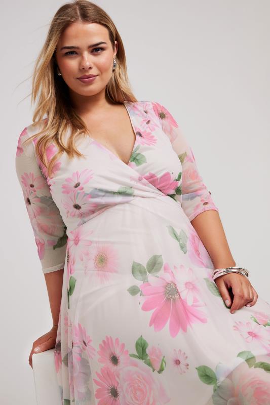 YOURS LONDON - Robe Blanche Cache-Coeur Floral Rose