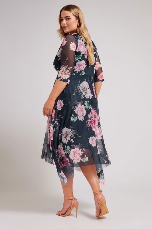 YOURS LONDON - Robe Noire Cache-Coeur Floral Rose